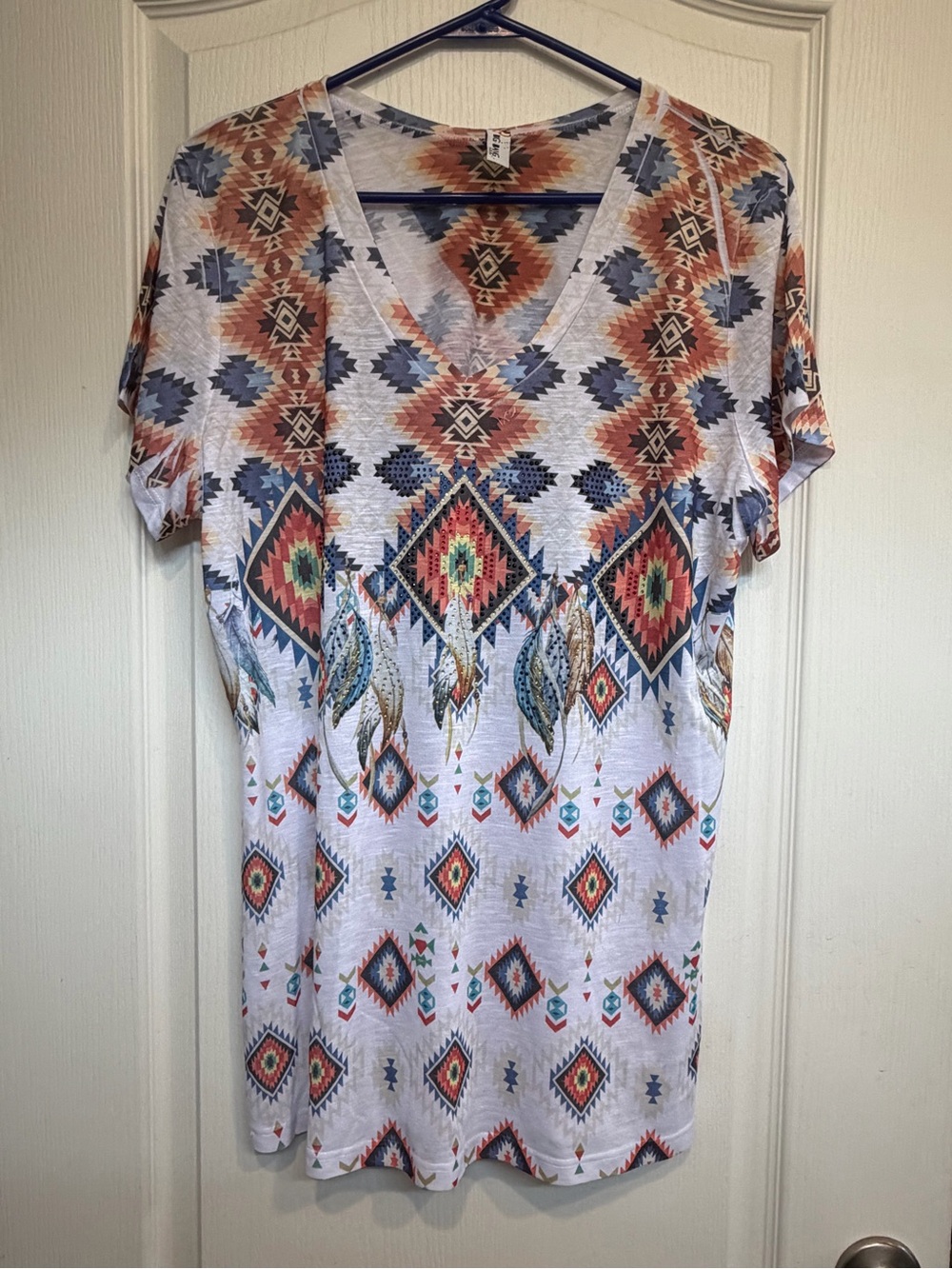 Aztec-Print V-Neck Short Sleeve Top in White with Multicolor Motif